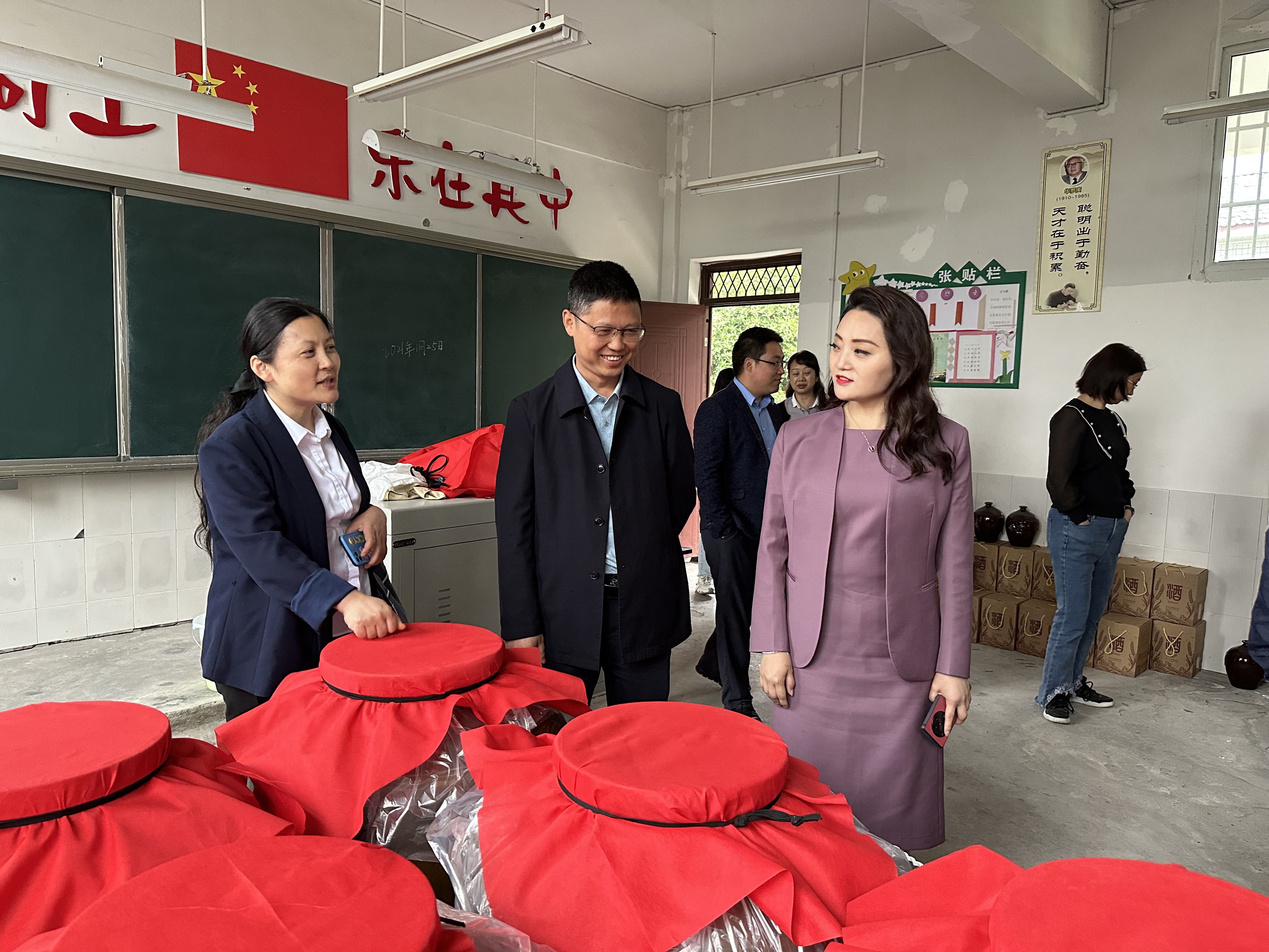 看酒厂.JPG