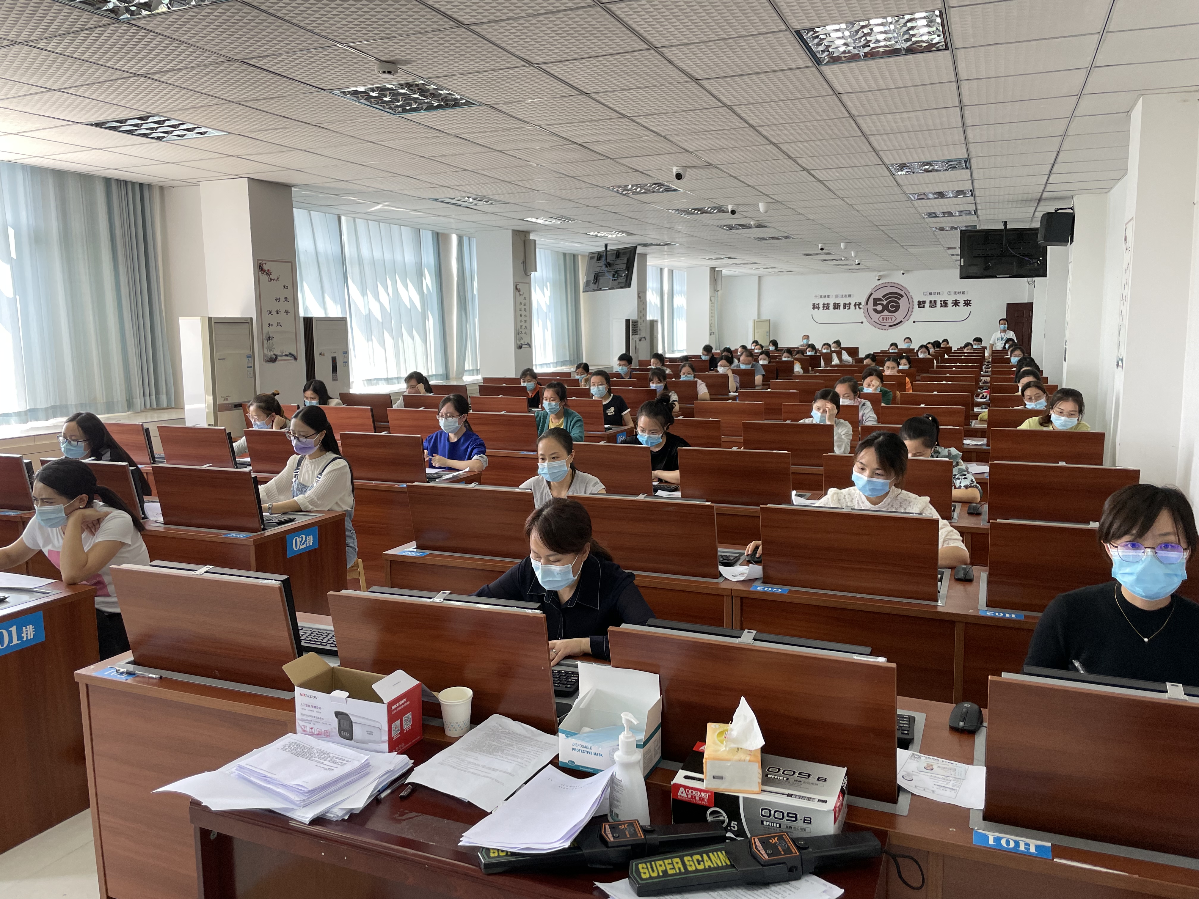 潼南会计技术中级资格考试现场.jpg