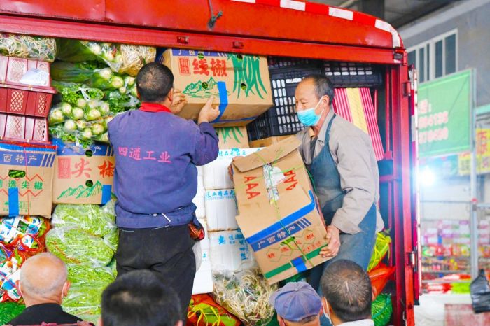潼南蔬菜批发物流市场：打好“保供战” 守好“菜篮子”